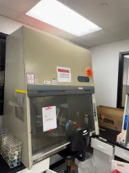Labconco Purifier 4' Class II Type A2 Biosafety Cabinet Model 36208043726, 2 of 3