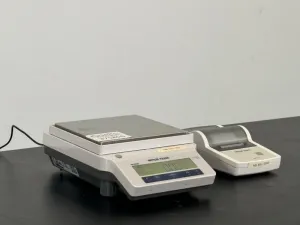 Mettler Toledo ME4002E Digital Analytical Balance with Integrated Printer, 2 of 4