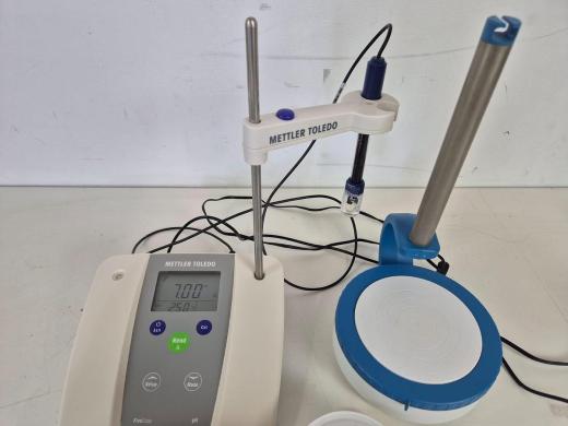 Mettler Toledo FiveEasy FE20 Benchtop pH and ORP Meter with Temperature Compensation-cover