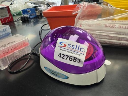 Benchmark Scientific myFuge Mini Benchtop Centrifuge C1008-P for Microtube Spinning-cover