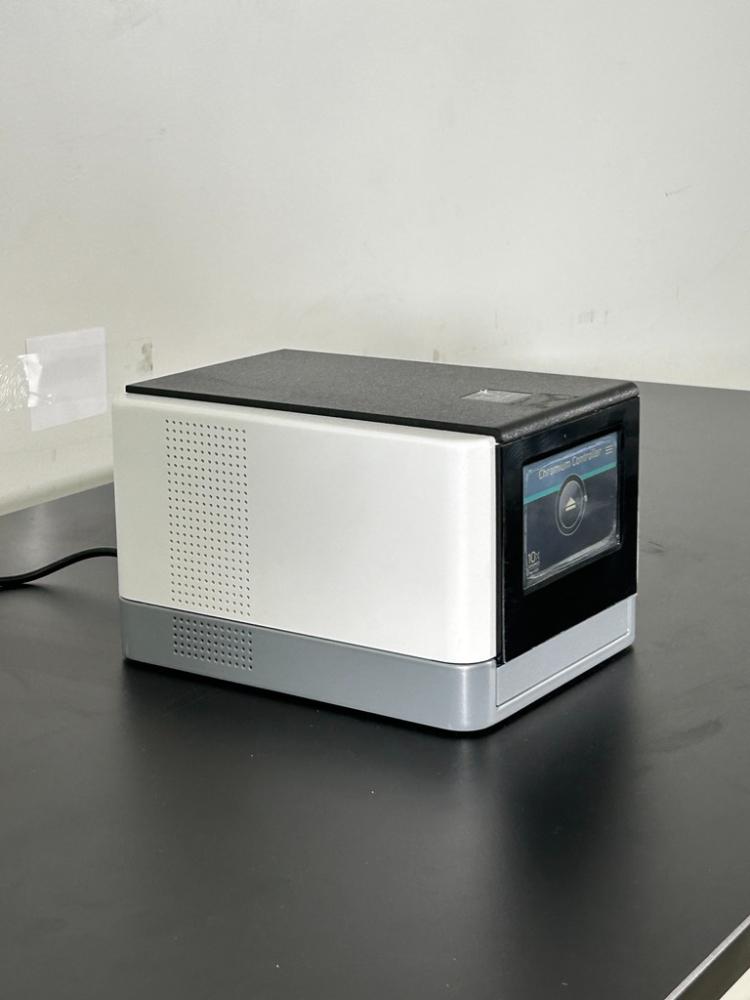 10x Genomics Chromium Controller Microfluidic Instrument for Single-Cell Analysis