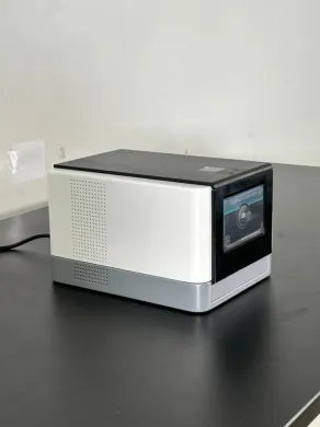 10x Genomics Chromium Controller Microfluidic Instrument for Single-Cell Analysis