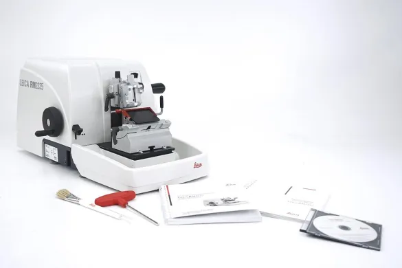 Leica RM2235 Rotary Microtome with E Knife Holder and Universal Cassette Clamp