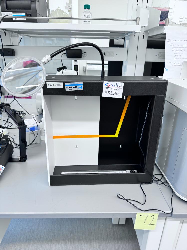 Manual Inspection Booth for Laboratory and Biopharmaceutical Quality Control