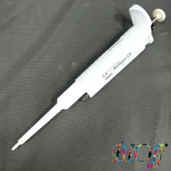 Nichiryo Nichipet EX Adjustable Micropipette 0.5–10 µL, 1 of 3