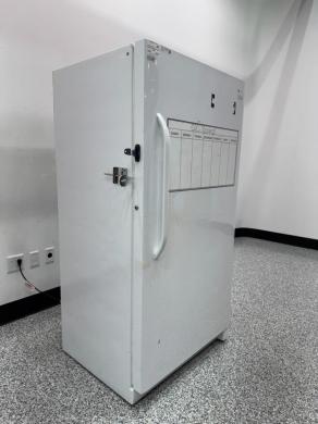 Frigidaire FFFH17F2QWB Single-Door Laboratory Refrigerator with Adjustable Shelves-cover