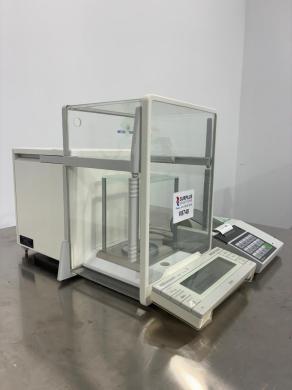 Mettler Toledo AT21 Comparator Precision Analytical Balance with Integrated Printer-cover