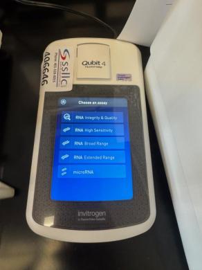 Thermo Fisher Scientific Invitrogen Qubit 4 Fluorometer for DNA, RNA, and Protein Quantification-cover
