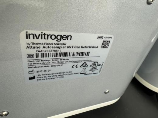 Invitrogen Attune NxT A25529R Autosampler for Flow Cytometry Applications-cover