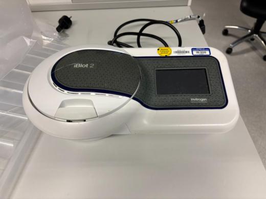 Invitrogen iBlot 2 IB21001 Semi-Dry Gel Protein Transfer Device-cover