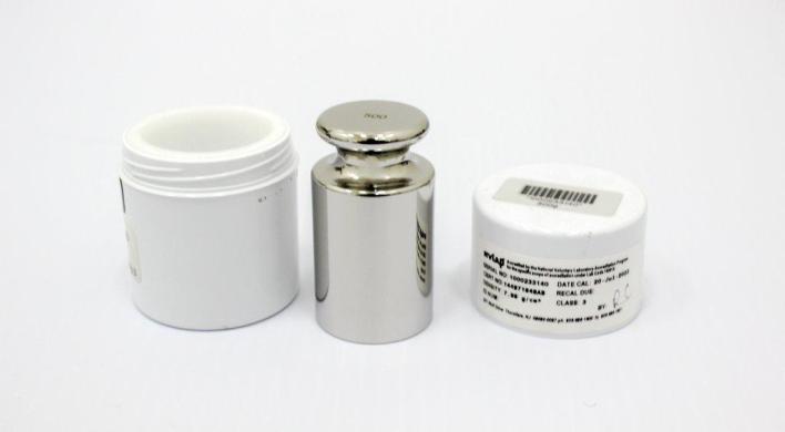 Mettler Toledo 500g Calibration Weight for Precision Balances in Analytical Labs-cover