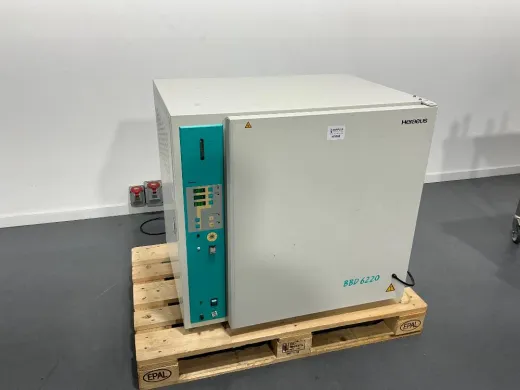 Kendro Heraeus BBD 6220 Digital Laboratory Drying Oven with Stainless Steel Interior