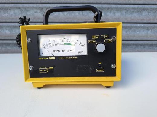 Morgan Mini Monitor Series 900 Geiger Counter-cover