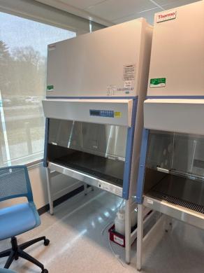 Thermo 1300 Series A2 4' Biological Safety Cabinet Model 1375-cover