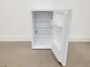 Logik LUL48W23 Laboratory Refrigerator for Sample Storage, 9 of 10