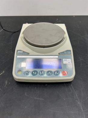 A&D FX-i Series Precision Balance with Digital Front-Panel Display-cover