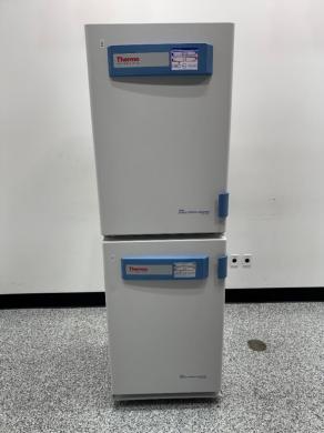 Thermo Forma Series 3 Water Jacketed Double Stack CO2 Incubator Model 4110-cover