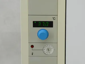 Heraeus B6120 Laboratory Incubator with Temperature Control, 5 of 5