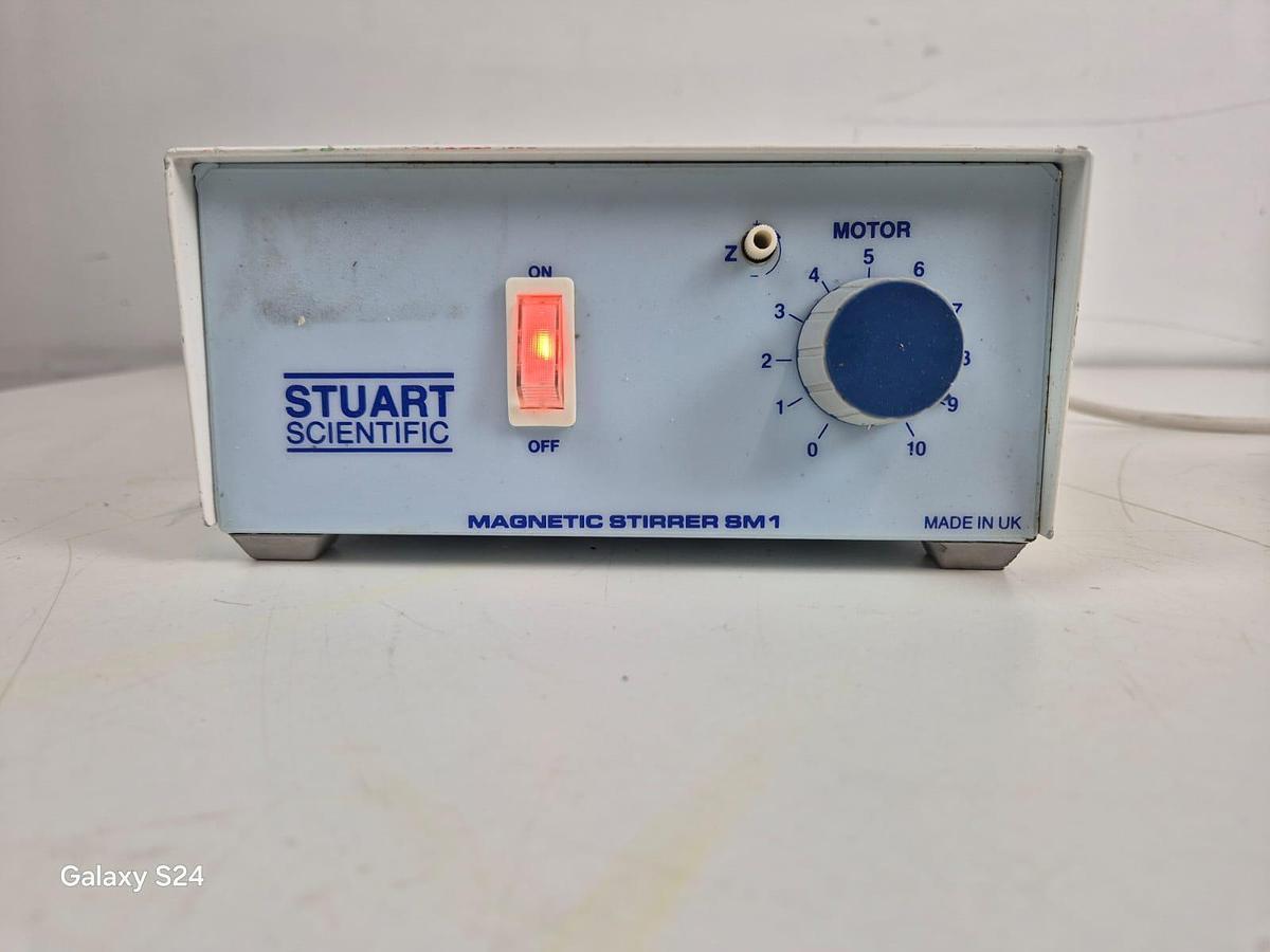 Stuart Scientific SM1 Analogue Benchtop Magnetic Stirrer for Laboratory Mixing