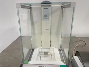 Mettler Toledo XP205DR Analytical Balance with Draft Shield and External Control Unit, 3 of 4