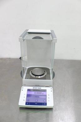 Mettler-Toledo XPE204S Swiss-Engineered Analytical Balance with Smart Sensor Doors-cover