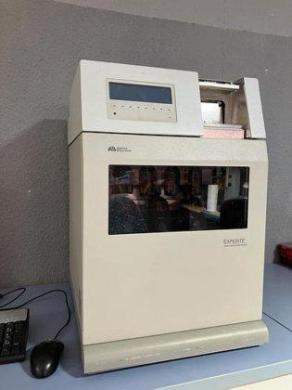 Applied Biosystems The Expedite™ Nucleic Acid Synthesis System Model 8909-cover