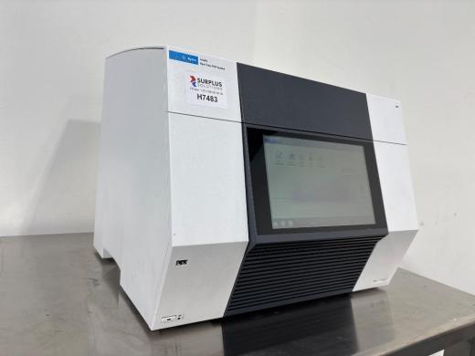 Agilent AriaDx Real-Time PCR System with Integrated Touchscreen and Thermal Block Module-cover