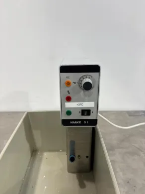 Haake D1 Benchtop Water Bath with Precise Temperature Control