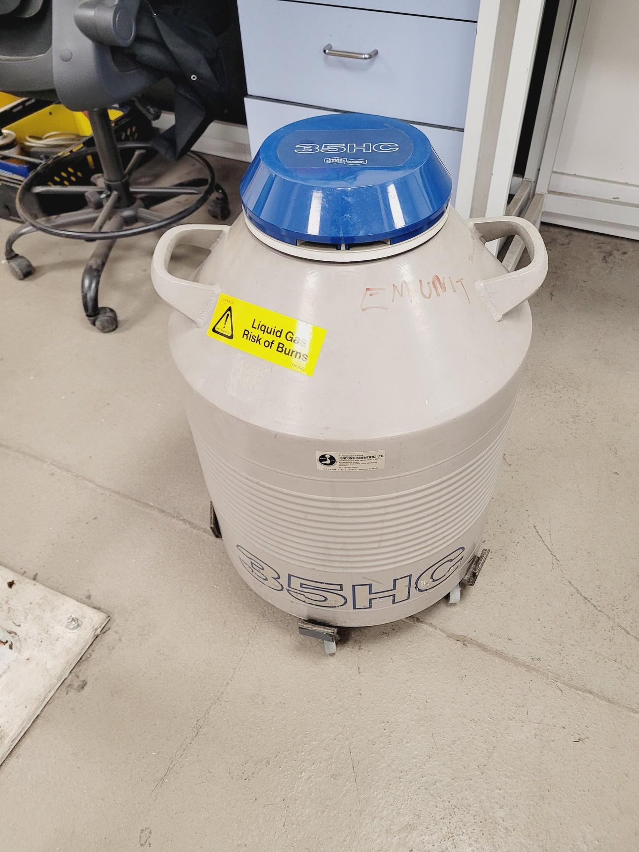 Union Carbide Cryogenic Storage Tank Model -35HC for Cryogenic Applications