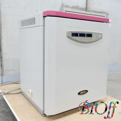 ASTEC APM-30D 32 L Multi-Gas Incubator