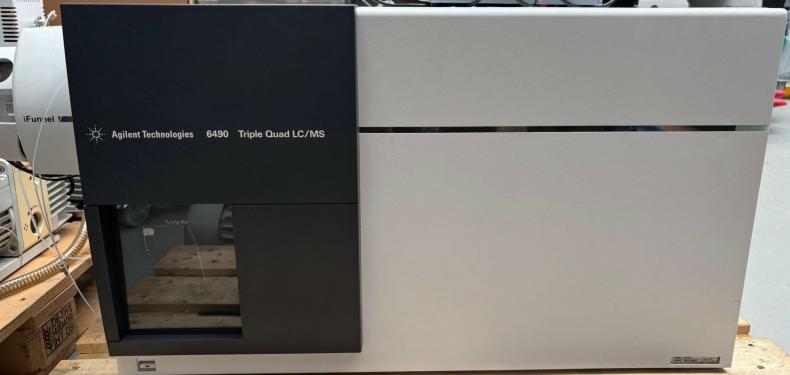 Agilent 6490 Triple Quadrupole LC/MS System – Model G6490A-cover