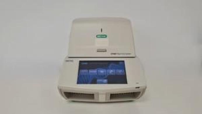 Bio-Rad C1000 Touch Thermal Cycler + CFX96 Real Time System Lab-cover