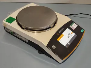 Sartorius Quintix 1102 1CFR Precision Balance, 2 of 11