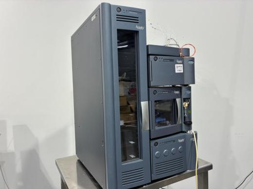 Waters Acquity High-Performance Liquid Chromatography (HPLC) System with Modular Sample and Solvent Management-cover