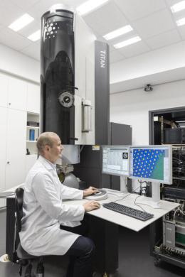 FEI Company Titan 80-300-cover