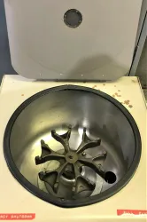 IEC CS Floor Centrifuge with IEC 907 Swing-Out Rotor (6 x 100 mL), 3 of 8