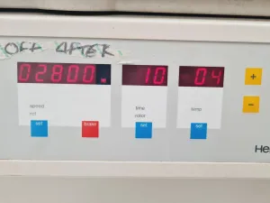 Heraeus Megafuge 1.0R Refrigerated Centrifuge with Rotor, 11 of 14