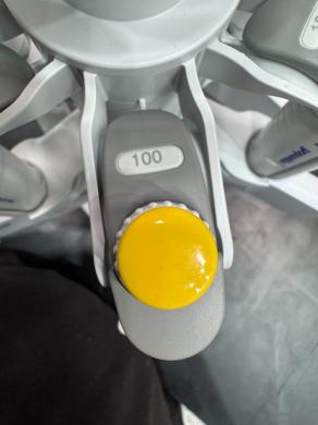 Eppendorf Research Plus 6-Channel Multichannel Pipette Set for Precise Multi-Sample Liquid Handling-cover