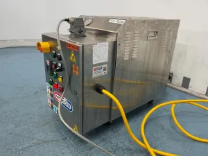 Mokon DT4309AHY Industrial Temperature Control Unit with Integrated Control Panel, 2 of 4