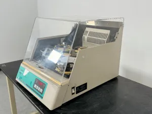 New Brunswick I2400 Temperature-Controlled Incubator Shaker for Bioprocessing, 2 of 4