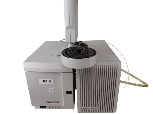 Varian Saturn 2100T GC/MS with CP-8200 & 3900 GC