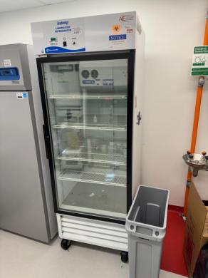 Fisher Scientific Isotemp Laboratory Refrigerator Model 13-986-127G with Glass Door and Adjustable Shelves-cover