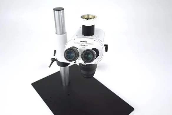 Wild M420 Zoom Stereo Macroscope with 10x/21B Optics and 0.5x Lens