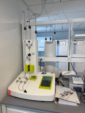 Miltenyi Biotec CliniMACS Plus Magnetic Cell Sorter for Clinical and Research Use-cover