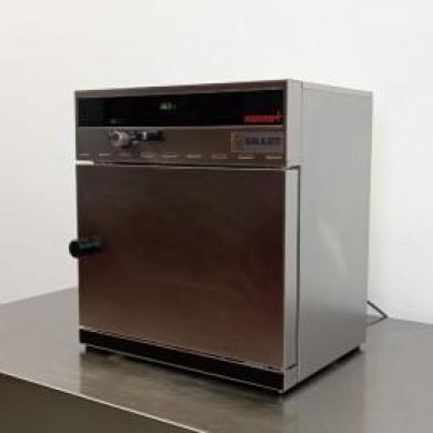 Memmert INB 200 Laboratory Incubator with PID Temperature Control-cover
