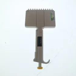 Labsystems D18840 Multichannel Pipette, 12-Channel, 50 to 300 µL, 1 of 2