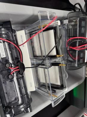 Invitrogen Mini Electrophoresis Gel Tanks for DNA and Protein Analysis-cover