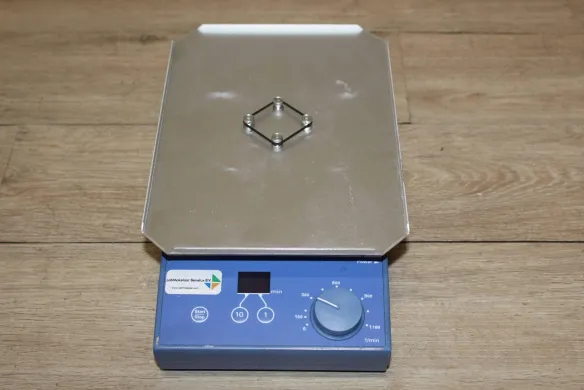 IKA MTS 2/4 Digital Microtiter Shaker