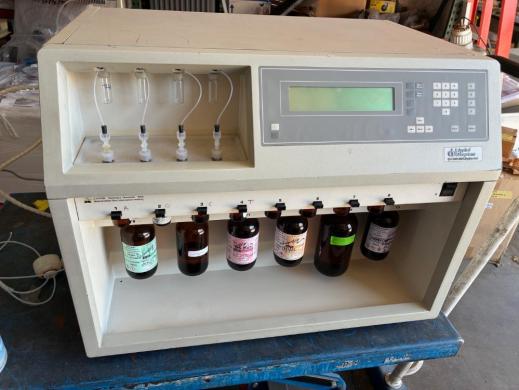 Applied Biosystems 394 Automated DNA/RNA Oligonucleotide Synthesizer with Pneumatic Fluid Delivery-cover