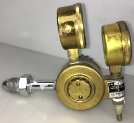 Liquid Air 151-1137 Brass Carbon Dioxide Regulator - CGA 500, 4 of 5